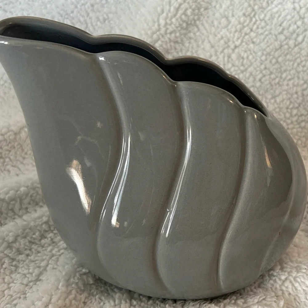 50%off w❤️ 80s Made in Taiwan  Small Art Deco Ceramic Vase Ridge Textured